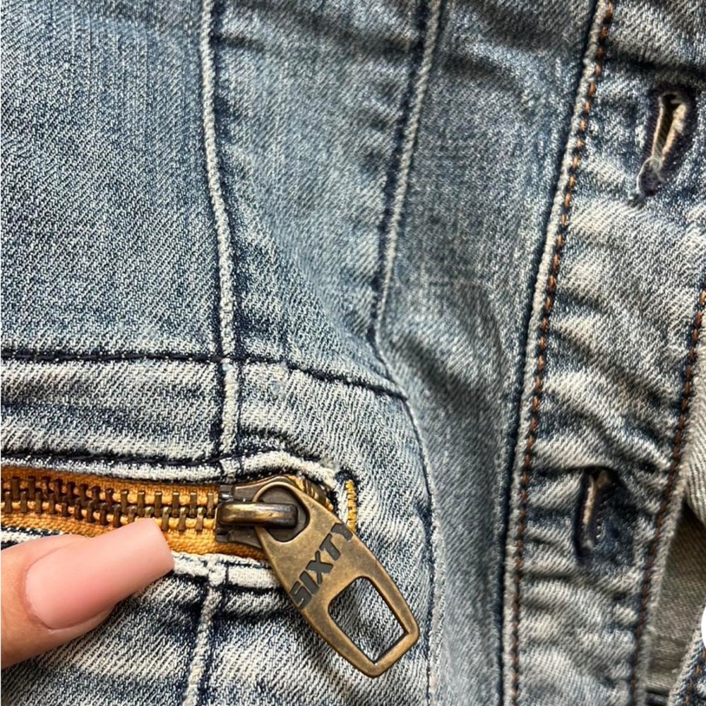 Miss Sixty Light Wash Diesel Style Jean Jacket. Size M - Picture 4 of 7